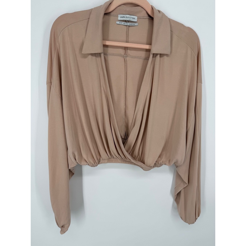 Urban Outfitters Blouse Women XSโ Tan Draped Surplice Cropped Dolman Sleeve Top